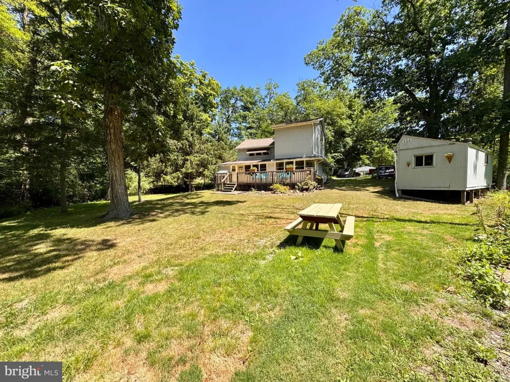 24 ASTER LANE Fredericksburg, PA 17026