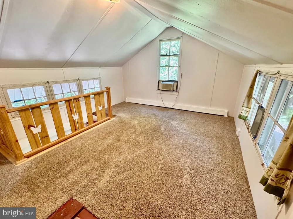 24 ASTER LANE Fredericksburg, PA 17026