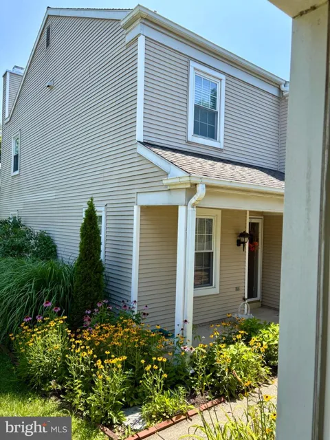 1520 CAMBRIDGE COURT