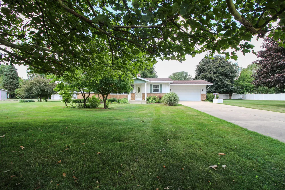 246 S Nottawa Street Mendon, MI 49072