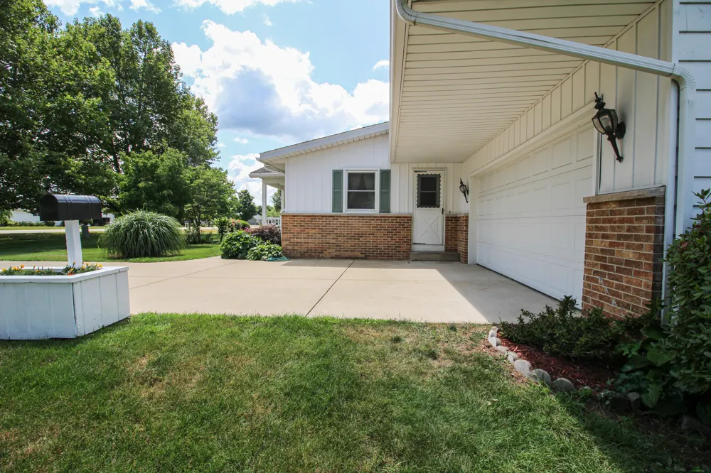 246 S Nottawa Street Mendon, MI 49072
