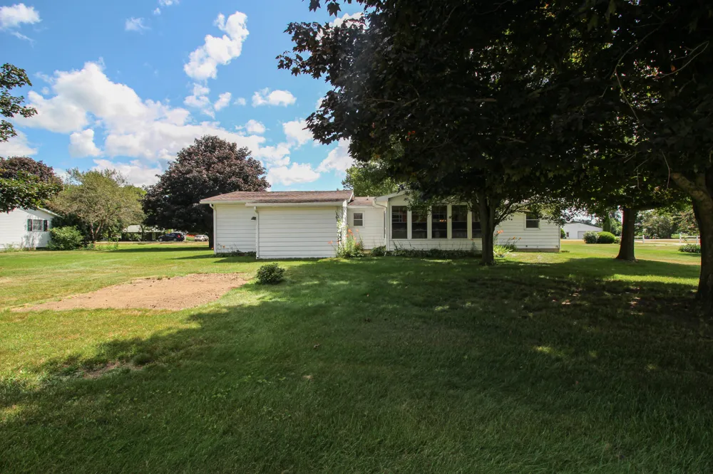 246 S Nottawa Street Mendon, MI 49072