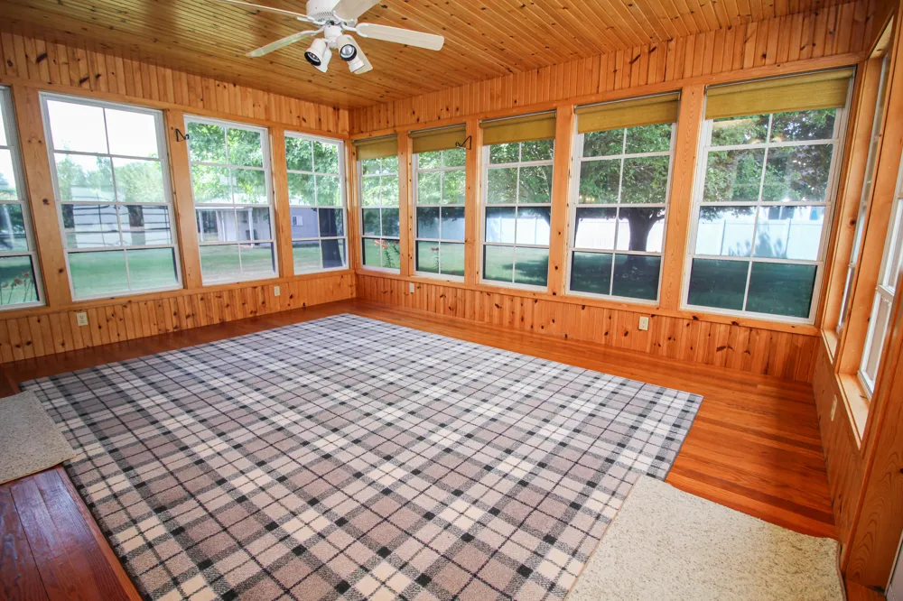 246 S Nottawa Street Mendon, MI 49072