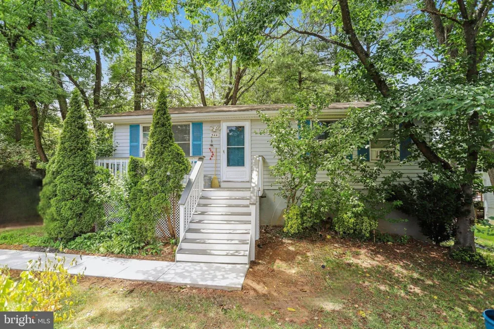 544 ROCKBRIDGE DRIVE SE Leesburg, VA 20175