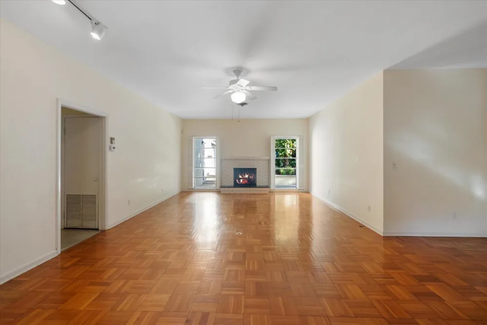 2422 Via Lucindia Drive Sewalls Point, FL 34996