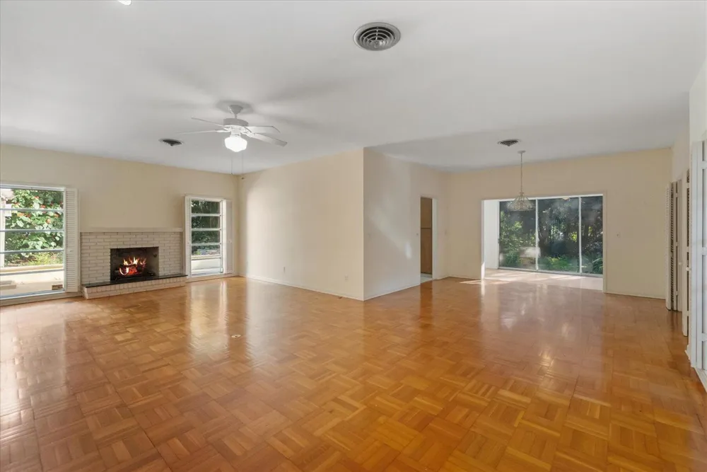 2422 Via Lucindia Drive Sewalls Point, FL 34996
