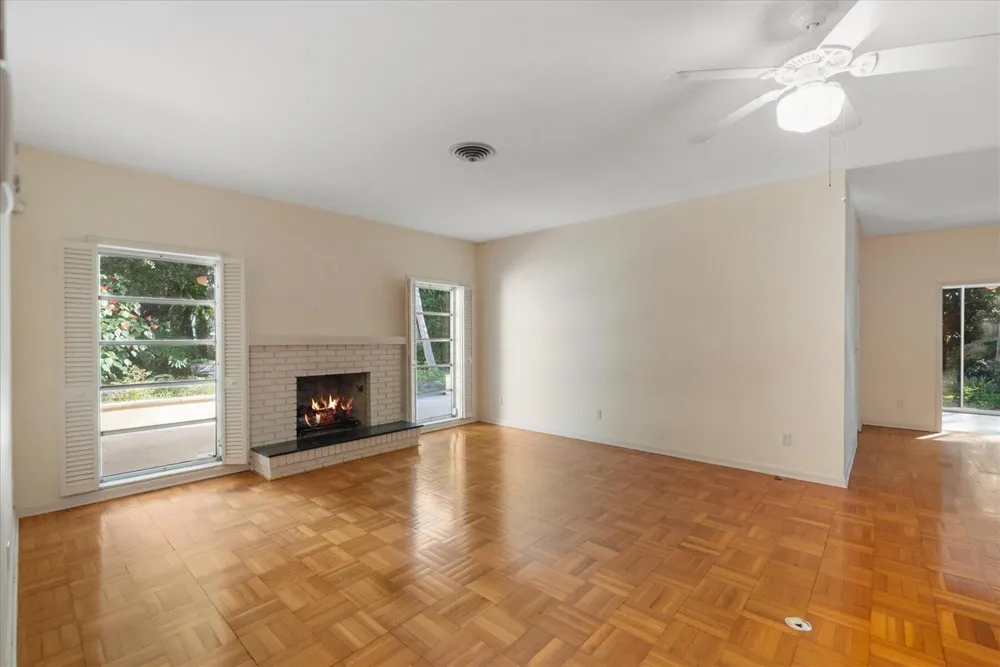 2422 Via Lucindia Drive Sewalls Point, FL 34996