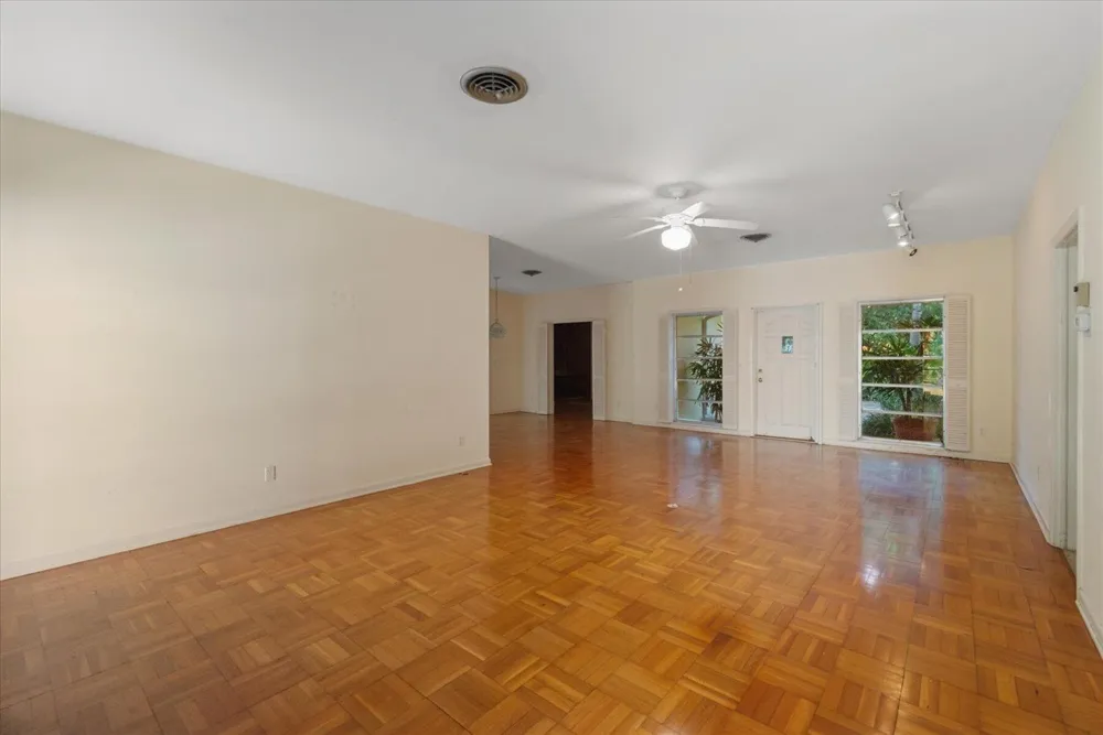 2422 Via Lucindia Drive Sewalls Point, FL 34996