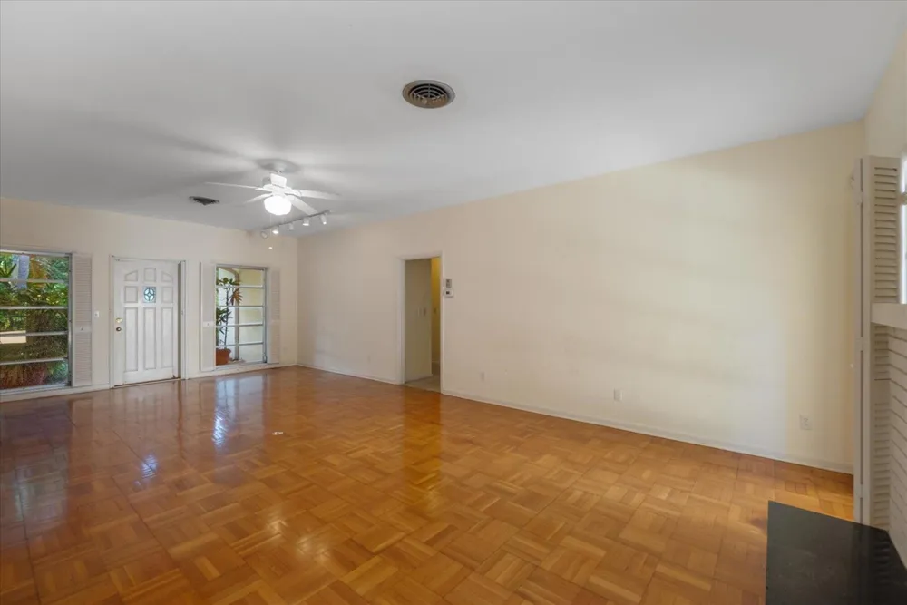 2422 Via Lucindia Drive Sewalls Point, FL 34996