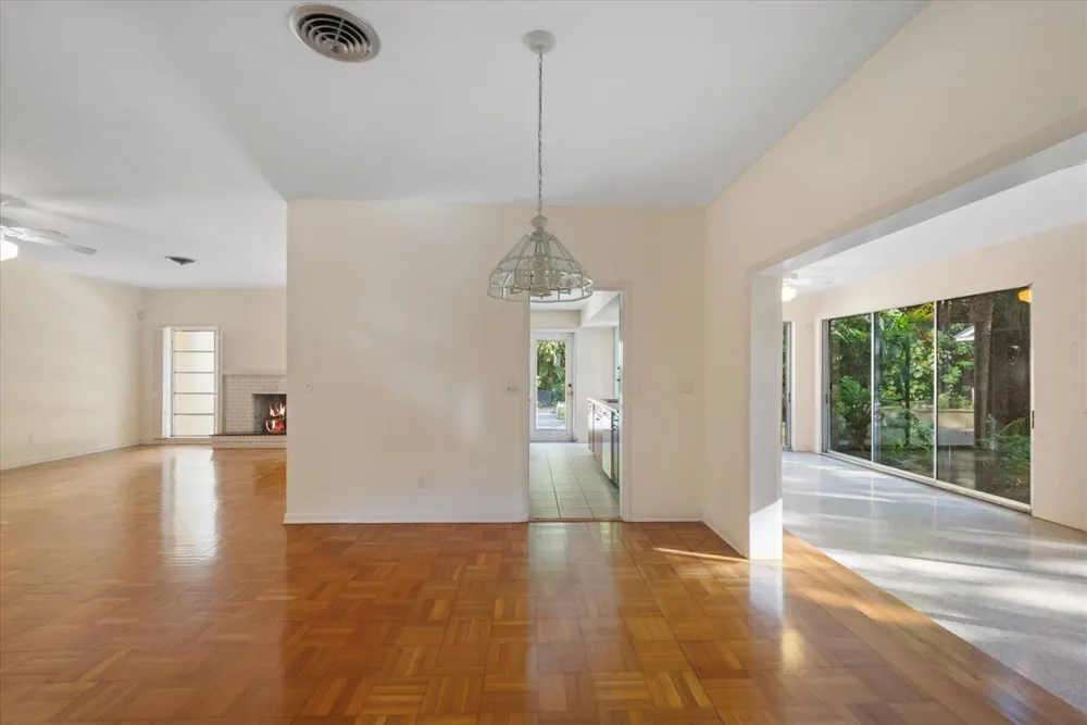 2422 Via Lucindia Drive Sewalls Point, FL 34996