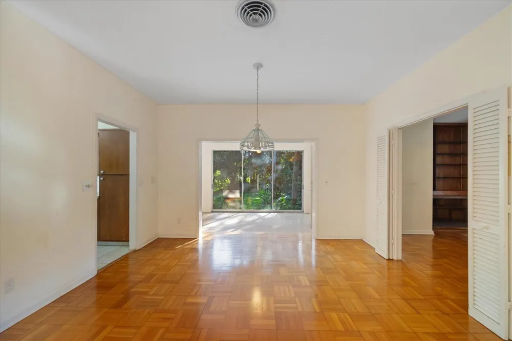 2422 Via Lucindia Drive Sewalls Point, FL 34996
