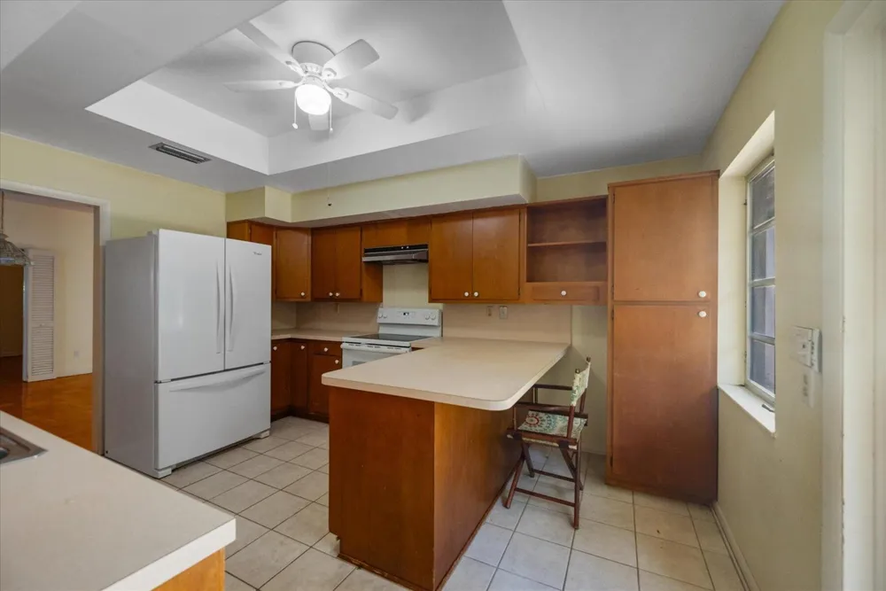 2422 Via Lucindia Drive Sewalls Point, FL 34996