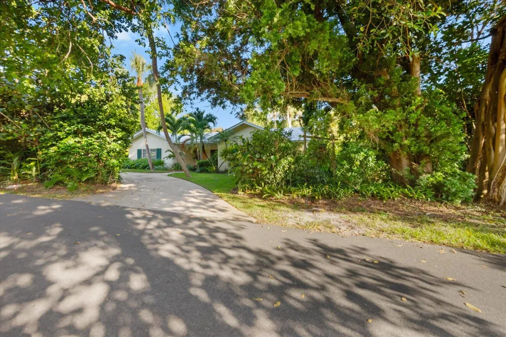 2422 Via Lucindia Drive Sewalls Point, FL 34996