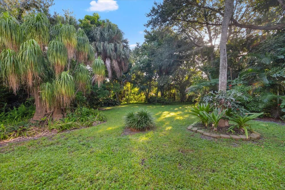 2422 Via Lucindia Drive Sewalls Point, FL 34996