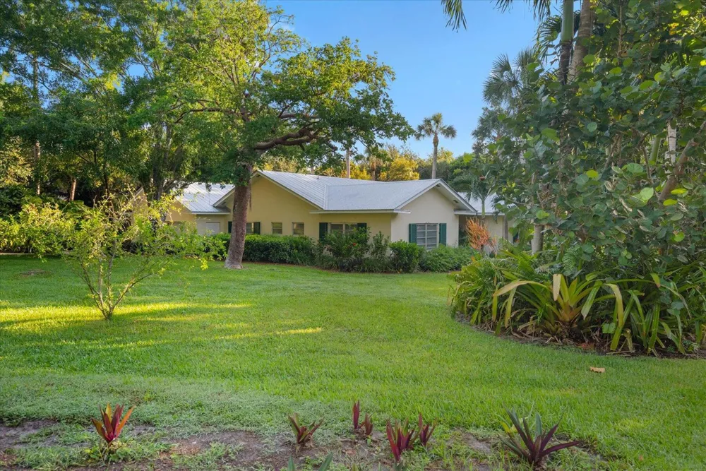2422 Via Lucindia Drive Sewalls Point, FL 34996