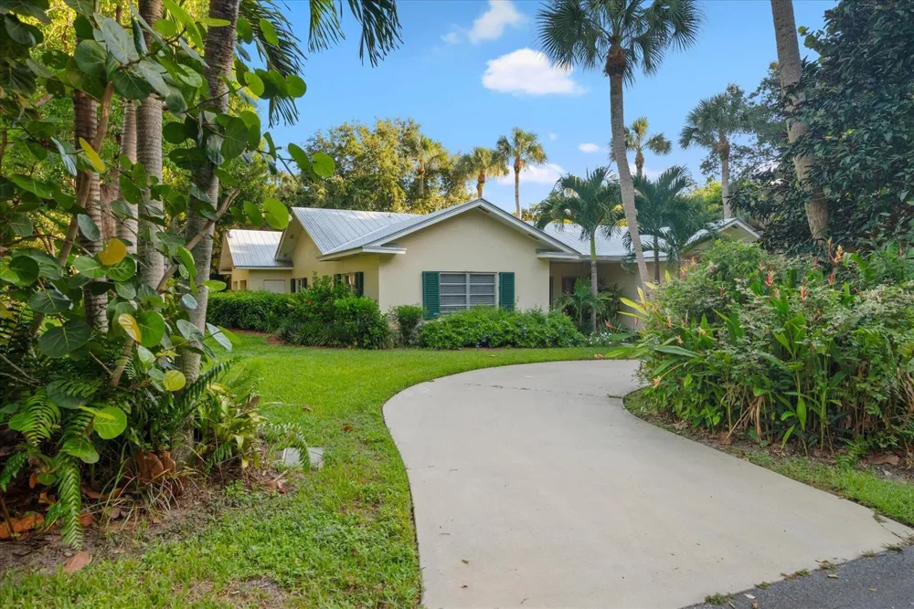 2422 Via Lucindia Drive Sewalls Point, FL 34996