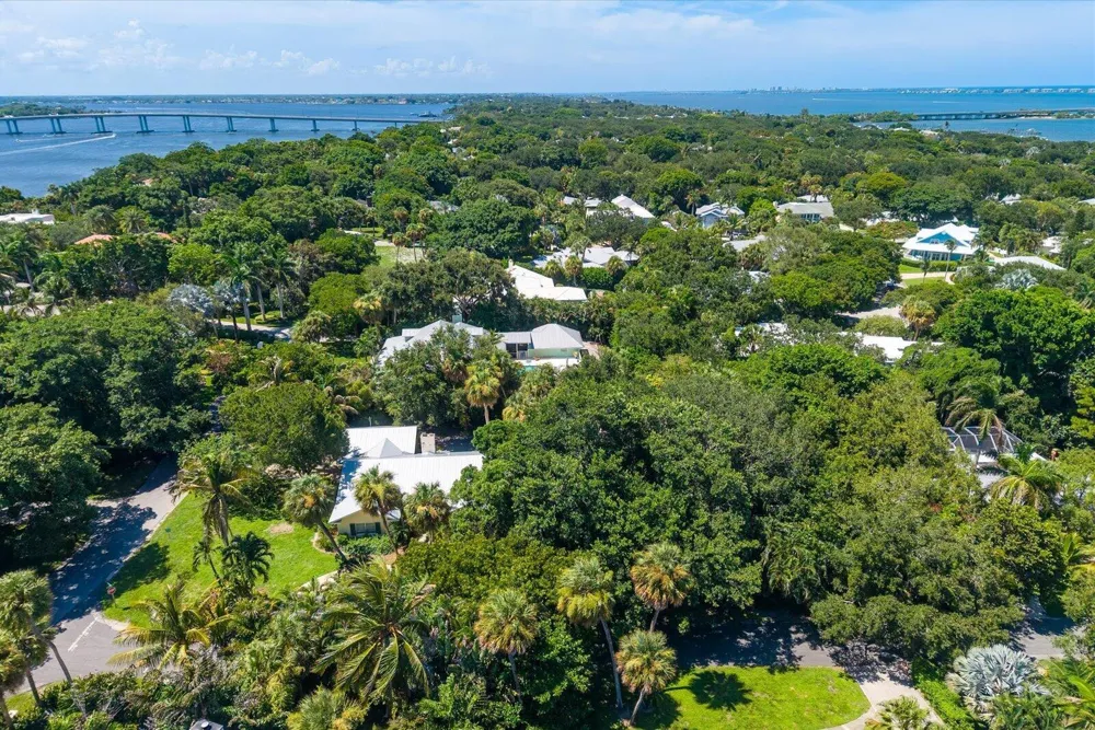 2422 Via Lucindia Drive Sewalls Point, FL 34996
