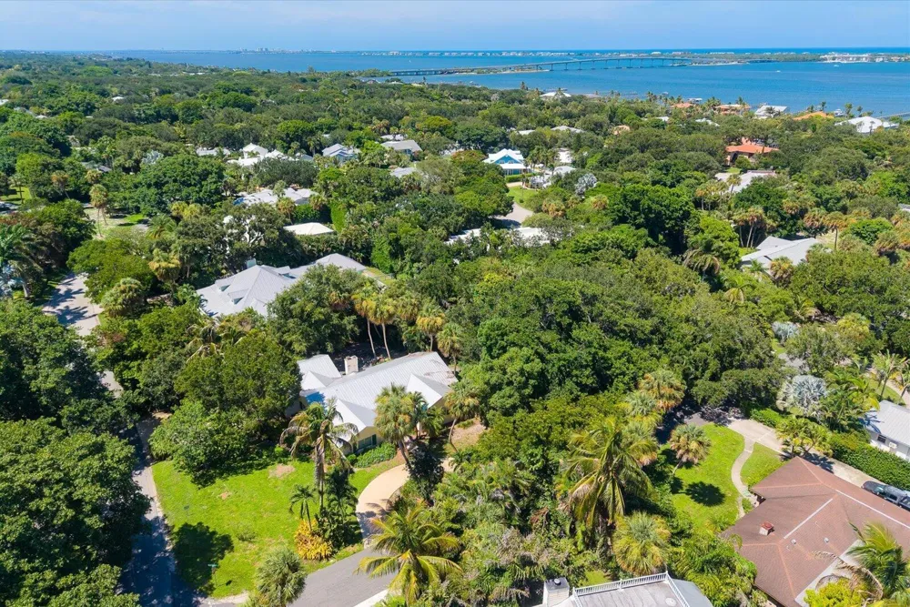 2422 Via Lucindia Drive Sewalls Point, FL 34996