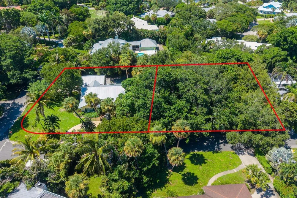 2422 Via Lucindia Drive Sewalls Point, FL 34996