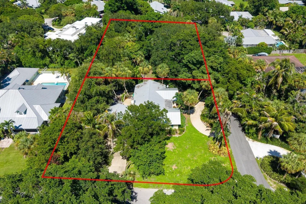 2422 Via Lucindia Drive Sewalls Point, FL 34996