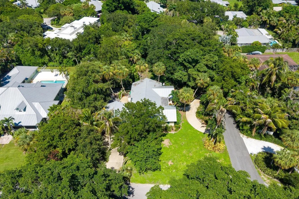 2422 Via Lucindia Drive Sewalls Point, FL 34996