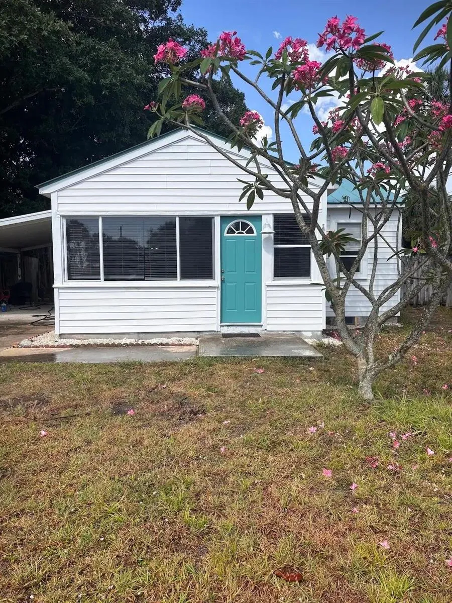 2472 NE Pine Avenue Jensen Beach, FL 34957
