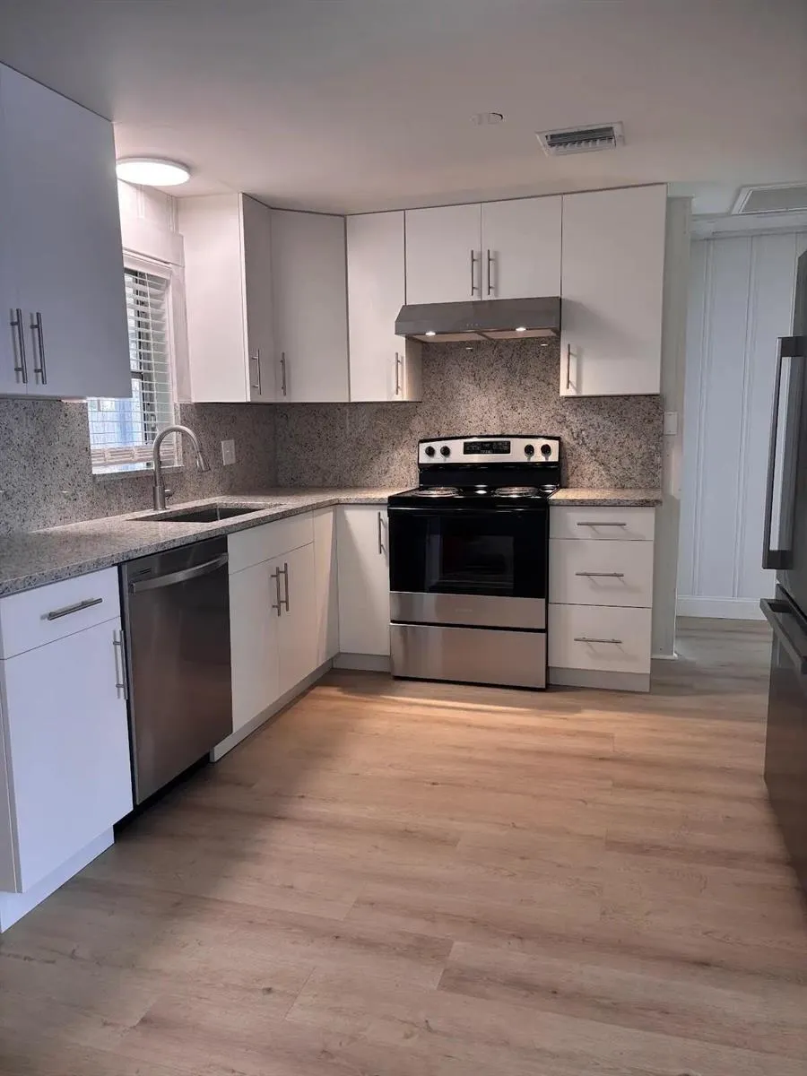 2472 NE Pine Avenue Jensen Beach, FL 34957
