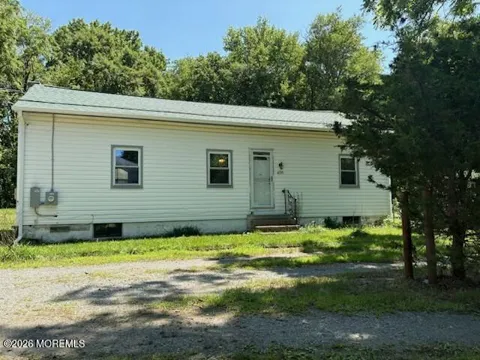 4095 Quakerbridge Road