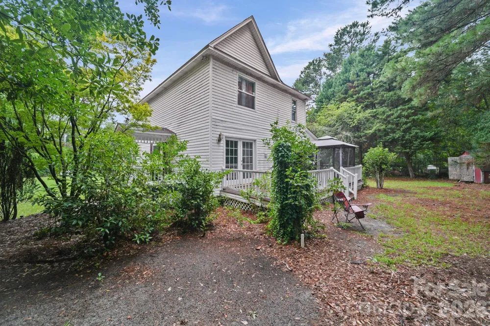 261 Lakeside Drive Hartsville, SC 29550