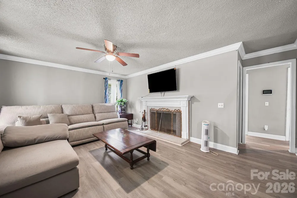 261 Lakeside Drive Hartsville, SC 29550