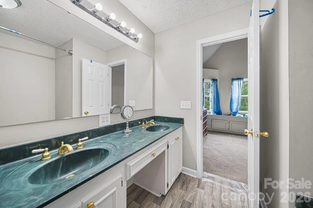 261 Lakeside Drive Hartsville, SC 29550