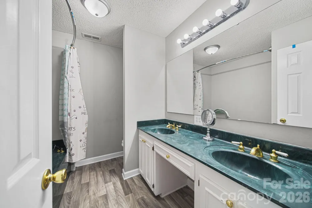 261 Lakeside Drive Hartsville, SC 29550