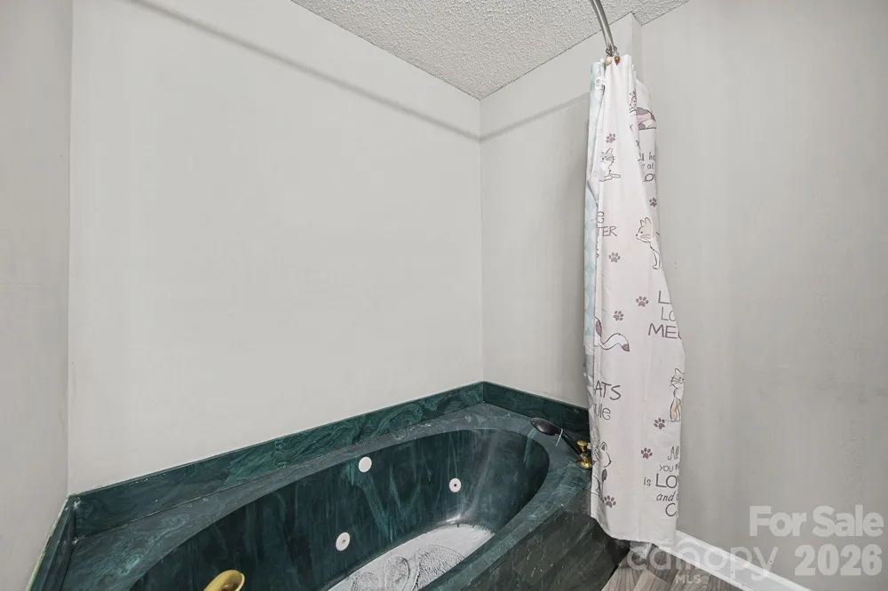 261 Lakeside Drive Hartsville, SC 29550