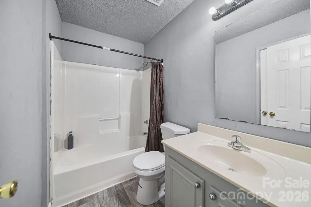 261 Lakeside Drive Hartsville, SC 29550
