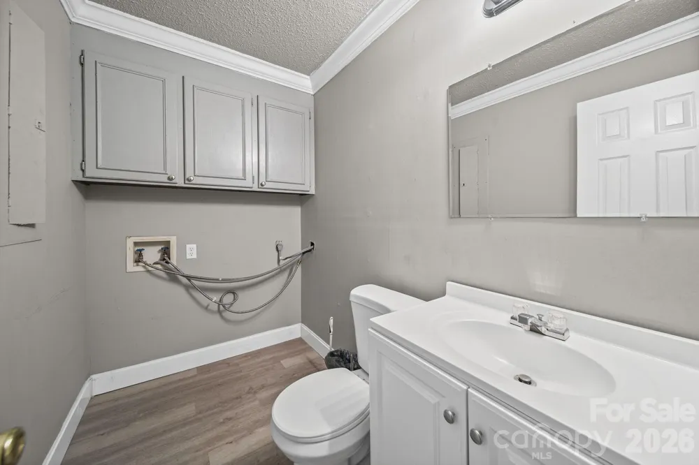 261 Lakeside Drive Hartsville, SC 29550