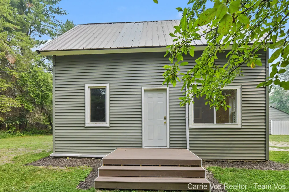 3251 E 46 ROAD Cadillac, MI 49601