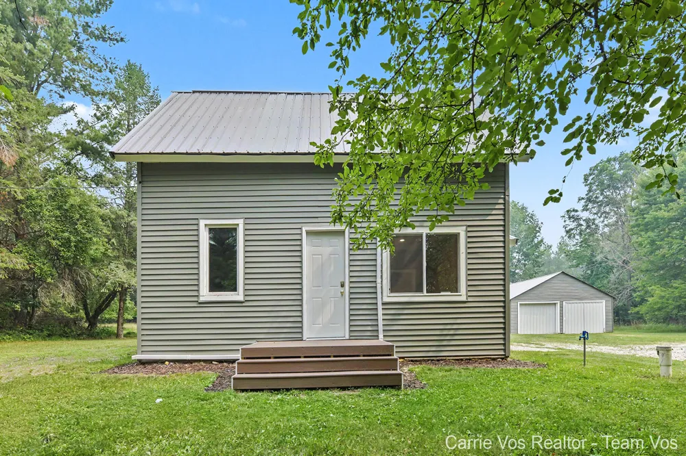 3251 E 46 ROAD Cadillac, MI 49601