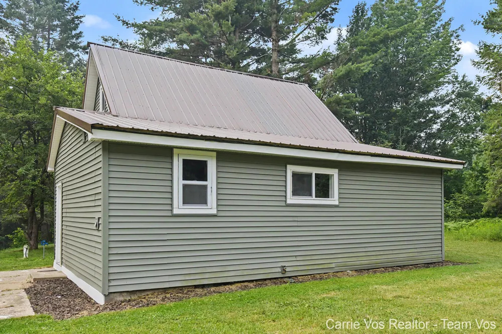 3251 E 46 ROAD Cadillac, MI 49601