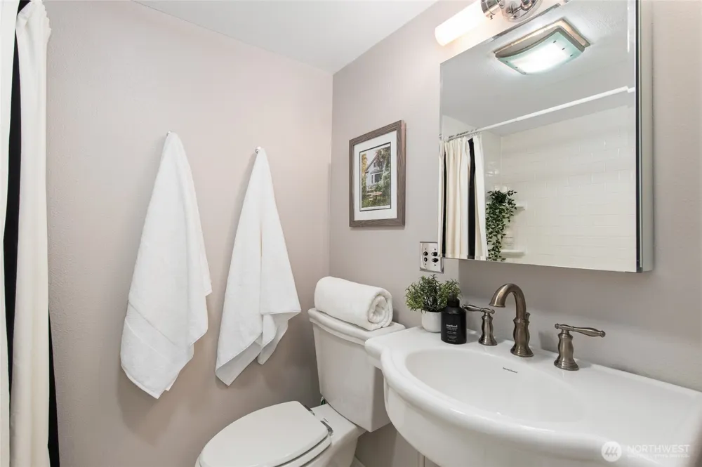 1017 Minor Avenue #205 Seattle, WA 98104