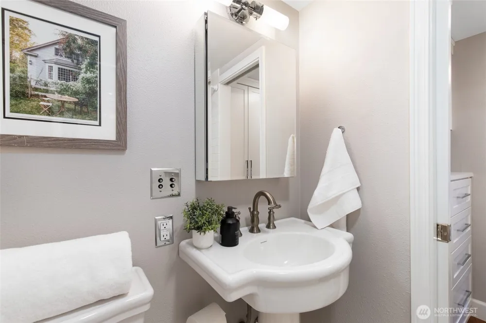 1017 Minor Avenue #205 Seattle, WA 98104