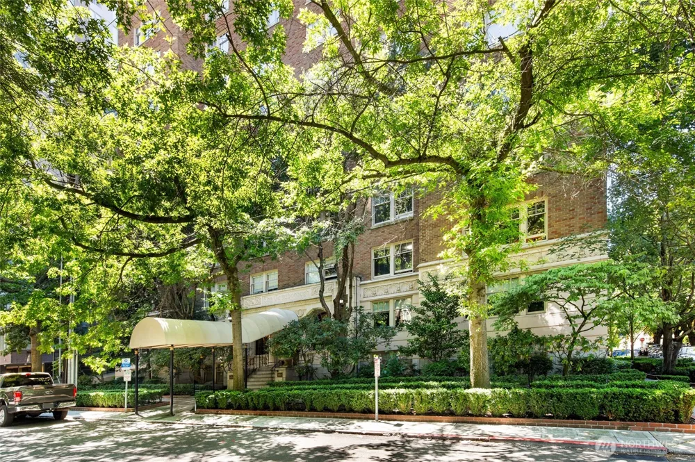 1017 Minor Avenue #205 Seattle, WA 98104