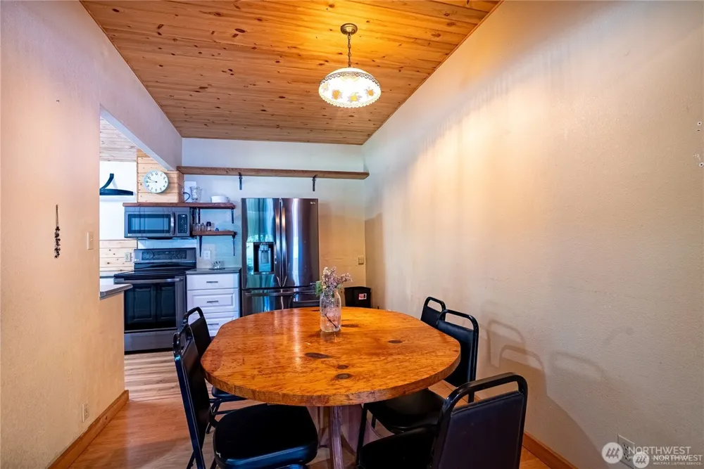 1454 Old Hwy 97 Malott, WA 98829