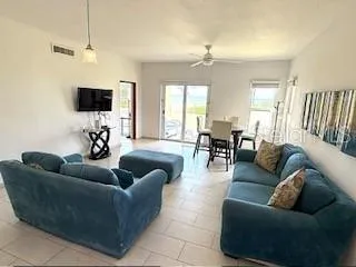CANDELERO DRIVE PALMAS DORADAS #519 Humacao, PR 00791