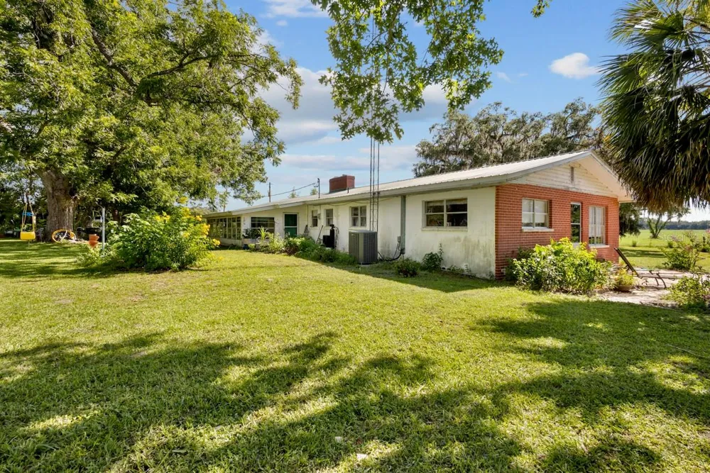 18951 SE 15TH STREET Williston, FL 32696