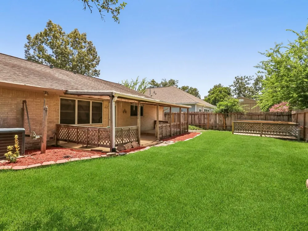5110 Geneva Drive Friendswood, TX 77546