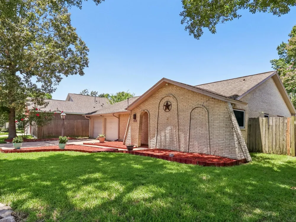 5110 Geneva Drive Friendswood, TX 77546