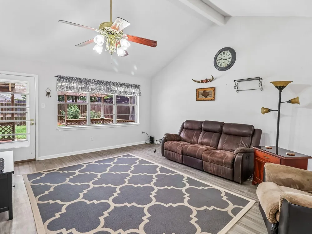 5110 Geneva Drive Friendswood, TX 77546