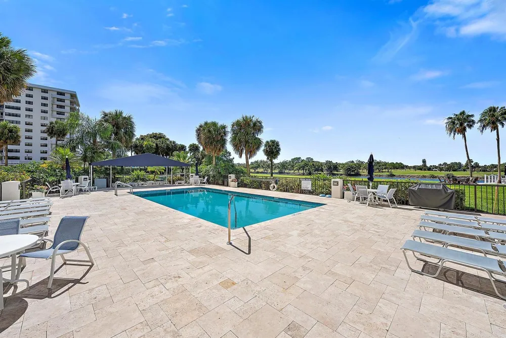 356 GOLFVIEW ROAD #405 North Palm Beach, FL 33408