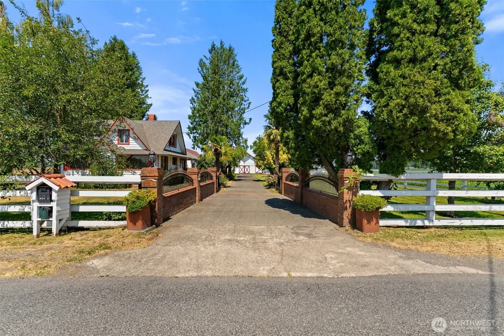 21304 SE 448th Street Enumclaw, WA 98022