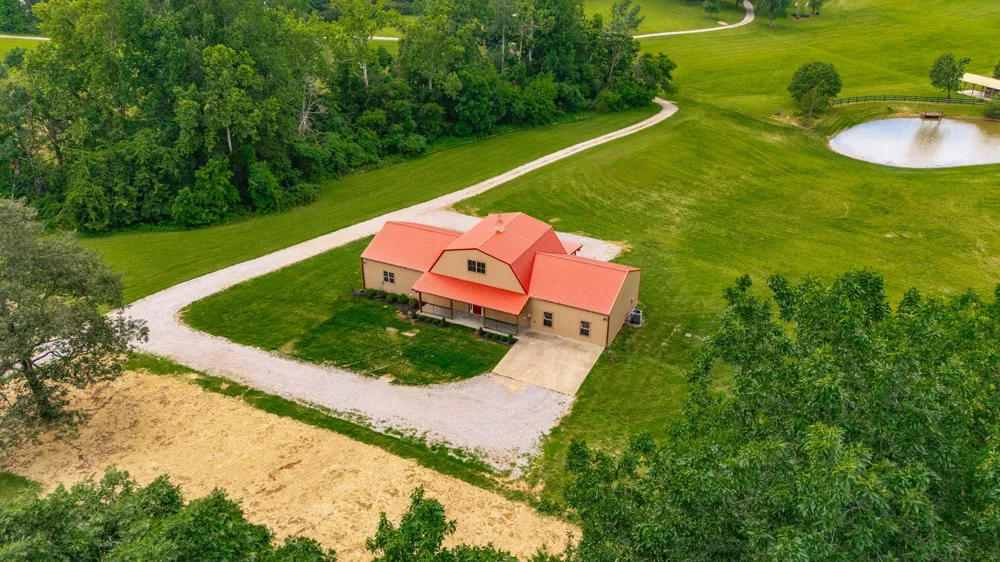2726 New Hall Rd Greenbrier, TN 37073